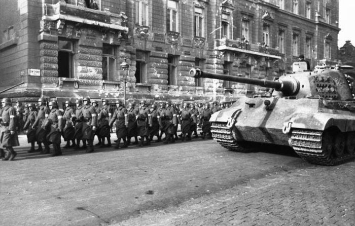 Panzer Ace: Kurt Knispel and the King Tiger